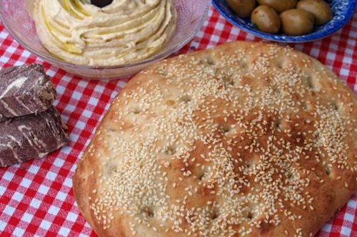 Λαγάνα, αγάπη μου- η παράδοση, αλλά και το φετινό κόστος