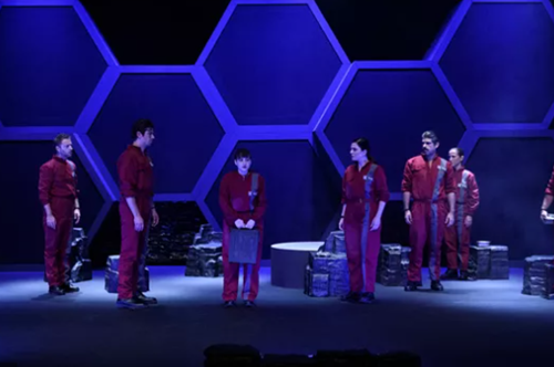 Πρώτες φωτογραφίες και trailer από τη νέα παράσταση του Γιώργου Καπουτζίδη