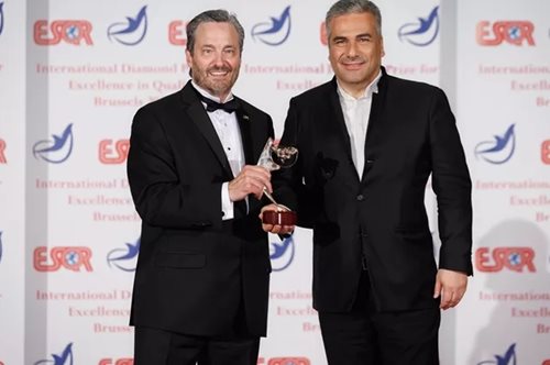 Η SYMMETRIA ξεχωρίζει και βραβεύεται στην Ευρώπη για το επίπεδο των υπηρεσιών της στέλνοντας ένα δυνατό μήνυμα αισιοδοξίας για την χώρα μας