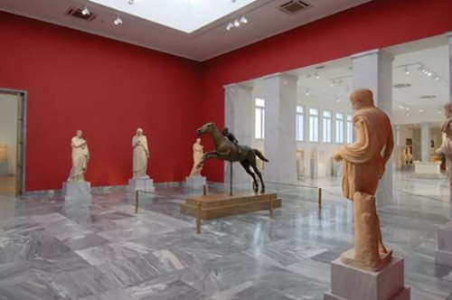 Πανσέληνος με νυχτερινές περιπλανήσεις στο Εθνικό Αρχαιολογικό Μουσείο