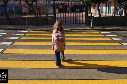 Η Hellas Direct ρίχνει χρώμα στην Black Friday και γιορτάζει τη #safefriday