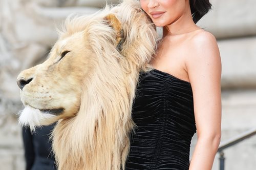 Η Κάιλι Τζένερ και το λιοντάρι