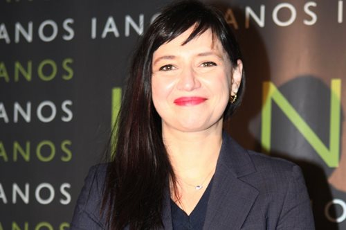 Η Αθηναΐς Νέγκα φόρεσε δερμάτινη φούστα με απόλυτη κομψότητα