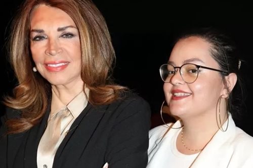 Μαριτίνα Ντενίση: Η υπέρκομψη εμφάνισή της στο Ζάππειο στη βράβευση της μητέρας της