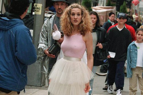 Η θρυλική τούλινη φούστα της Κάρι Μπράντσο από το Sex and the City βγαίνει σε δημοπρασία