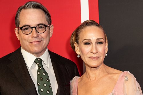 Σάρα Τζέσικα Πάρκερ: Γιόρτασε τα 59της γενέθλια με ένα hot fashion item. Και τον σύζυγό της βέβαια