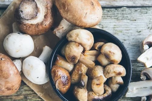 Τελικά, να πλένεις τα μανιτάρια πριν τα χρησιμοποιήσεις;