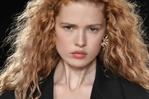 Τα σωστά tips για τα τέλεια σγουρά μαλλιά