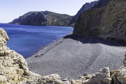 Η ελληνική παραλία που αποτελεί παγκόσμιο φαινόμενο χάρη σε ένα μοναδικό χαρακτηριστικό