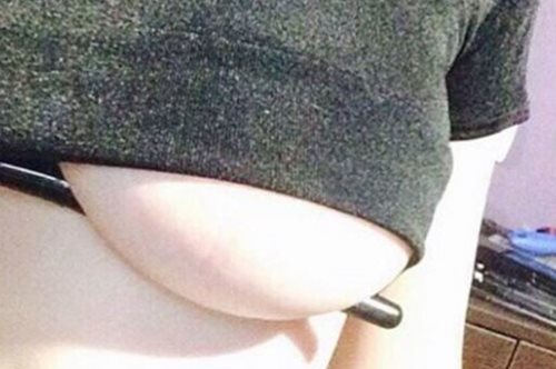 #UnderboobChallenge: H νέα (ακατάλληλη) μανία που κατακλύζει το ίντερνετ