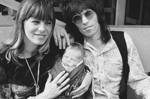 Έτσι αποχαιρέτησε ο κιθαρίστας των Ρόλινγκ Στόουνς, Κιθ Ρίτσαρντς, την Ανίτα Πάλενμπεργκ