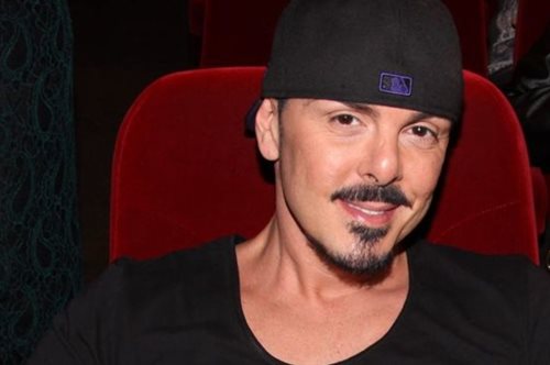 Μέσα στο εντυπωσιακό σπίτι του Νίκου Βουρλιώτη στον Χολαργό