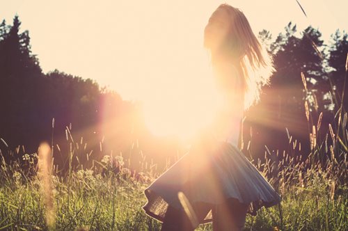 5 συμπτώματα ότι σου λείπει η βιταμίνη του ήλιου. Οι ασθένειες που επηρεάζει 