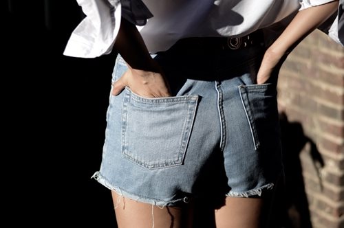 5 εμφανίσεις με σορτς που θα σου χαρίσουν το παράσημο της κακόγουστης