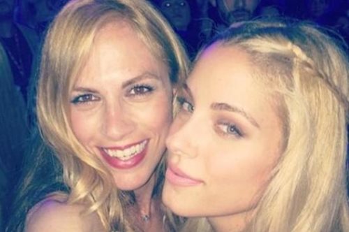 Σε ποια παραλία της Μυκόνου επέλεξαν να χαλαρώσουν η Ντορέττα Παπδημητρίου και η Δούκισσα Νομικού;  