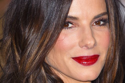 6 σταρ του Χόλιγουντ που αντιμετωπίζουν υπερήφανα τον χρόνο χωρίς νυστέρι