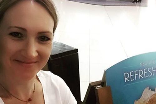 Ντροπιαστικά σχόλια σε ηθοποιό γιατί ανέβασε φωτογραφία της την ώρα που θήλαζε