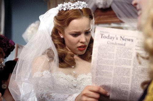 Sologamy: Η νέα τάση θέλει τις γυναίκες να παντρεύονται τους εαυτούς τους