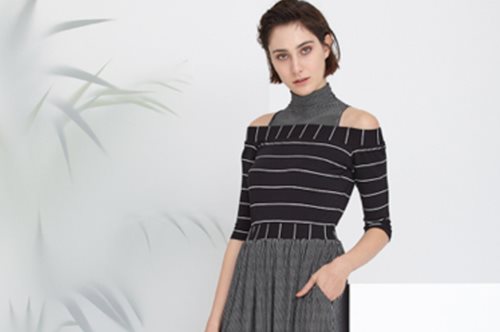 Βρήκαμε τα πρώτα ρούχα που θα αγοράσουμε το χειμώνα. Είναι της Ιωάννας Κουρμπέλα 