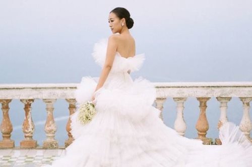 Ο εξωφρενικά πολυτελής γάμος μίας fashion blogger σε κάνει να απορείς 