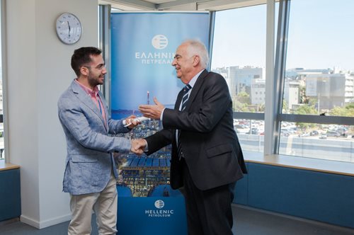 Υποτροφίες μεταπτυχιακών από τα ΕΛΠΕ στους άριστους φοιτητές που εμπνέουν με τις επιδόσεις τους