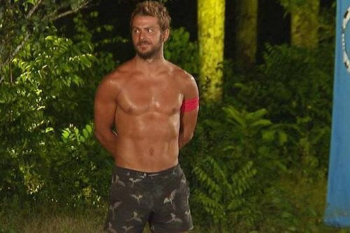 Kι όμως ο Γιώργος Αγγελόπουλος δεν έχει πάρει ακόμα τις 100.000 ευρώ