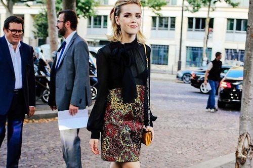 To ανατρεπτικό χρώμα ankle boots που θα θέσει όλα τα άλλα εκτός το φθινόπωρο