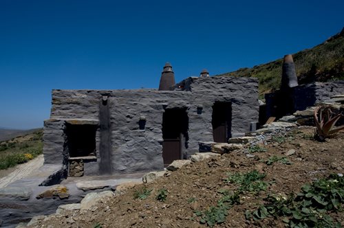 Ένας στάβλος 100 ετών στην Τήνο μεταμορφώθηκε σε πανέμορφο εξοχικό