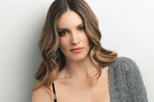 H απάντηση της Αθηνάς Οικονομάκου στο άρθρο της Βικιπαίδεια που την «πέθανε»