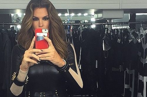 H Cindy Crawford θα αποσυρθεί σε 20 ημέρες από το μόντελινγκ