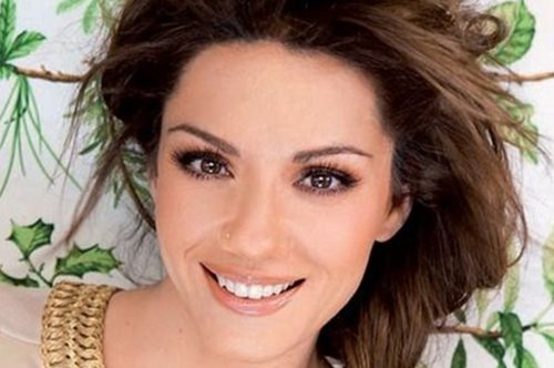 Το νέο χρώμα μαλλιών της Βάσως Λασκαράκη είναι το χρώμα που θα κυριαρχήσει το χειμώνα  