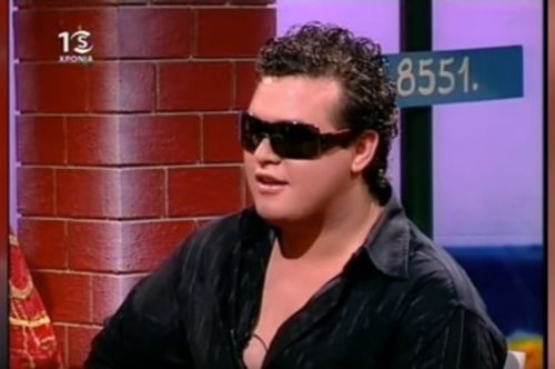 Κάποιοι ανακάλυψαν την πρώτη τηλεοπτική εμφάνιση του Μένιου Φουρθιώτη