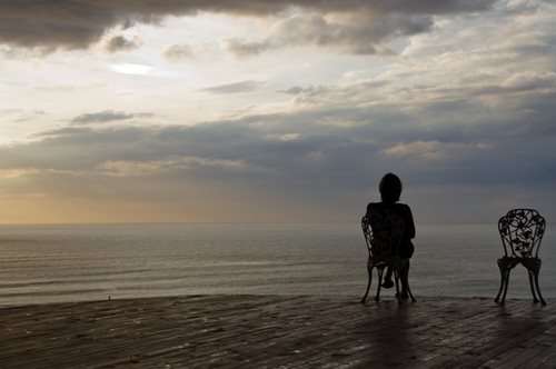 Έρευνα: Η μοναξιά προκαλεί από καρδιακές παθήσεις έως μεταστατικό καρκίνο