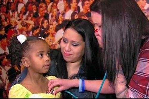 Μια μητέρα ακούει ξανά την καρδιά του νεκρού γιου της να χτυπά στο στήθος ενός 4χρονου κοριτσιού