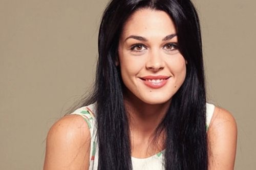 Η Ιωάννα Τριανταφυλλίδου σε διάσημη, κωμική σειρά στη Αμερική με τον Κιανού Ριβς