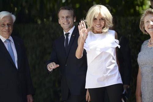 Η Μπριζίτ Μακρόν έχει ένα στιλιστικό τρικ για να φαίνεται νεότερη 