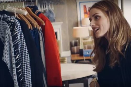 Η Ολίβια Παλέρμο μας ξεναγεί στη ντουλάπα της παρουσιάζοντας τα αγαπημένα της κομμάτια 