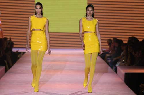 Τι ευχάριστη έκπληξη: Θα ζηλέψεις με τον τρόπο που φοράνε το καλσόν τους οι Ιταλίδες φέτος 