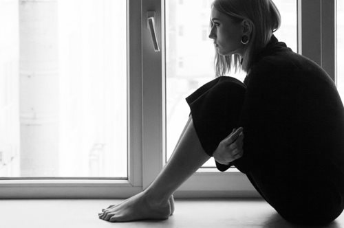 Καρκίνος ωοθηκών. Αυτά είναι τα πρώτα σημάδια που πρέπει όλοι να γνωρίζουν