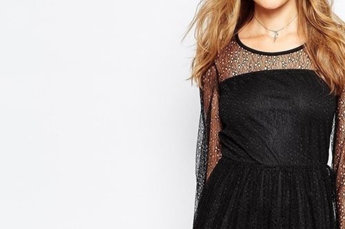 5 φορέματα έως 55€ για να φορέσουμε τη βραδιά του Αγίου Βαλεντίνου 