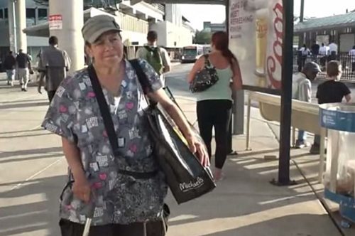 Η τραγική ιστορία της κόρης του Τζέρι Λούις που ζει άστεγη παρά την αμύθητη περιουσία του πατέρα της