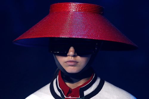 «Του χρόνου το καλοκαίρι θα ξαναθυμηθείς την γλυκιά υπερβολή των 80s» είπε ο Gucci 