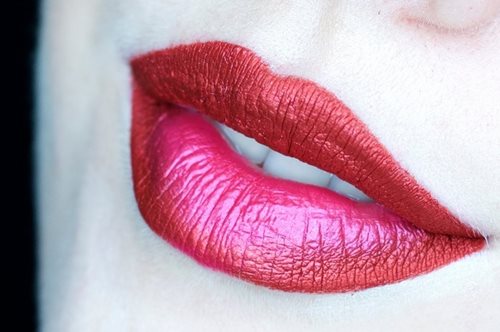 Ombre lips: Πώς να πετύχεις την πιο λαχταριστή τάση της σεζόν στα χείλη