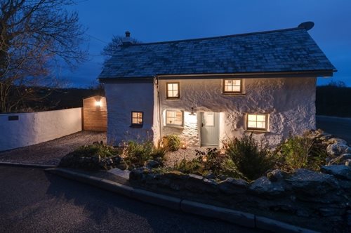 Γιατί όποιος περνάει την πόρτα αυτού του σπιτιού ηλικίας 300 ετών δεν θέλει να φύγει από εκεί;