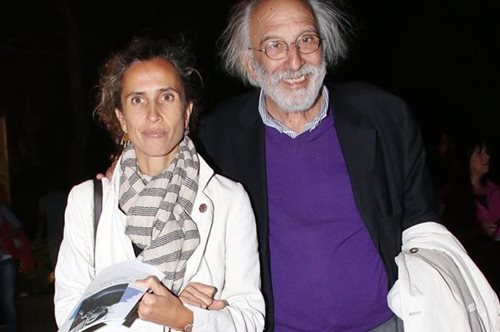 Ο Αλέξανδρος Λυκουρέζος χαμογελάει ξανά ενάμιση μήνα μετά τον θάνατο της Ζωής Λάσκαρη