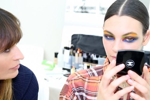 Το μακιγιάζ της Chanel για το χειμώνα του 2018 εστιάζει σε μία λεπτομέρεια που δεν πάει το μυαλό σου