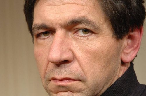 Ο Γεράσιμος Σκιαδαρέσης σε προκλητικό ρόλο σε μεγάλη παραγωγή του Netflix 