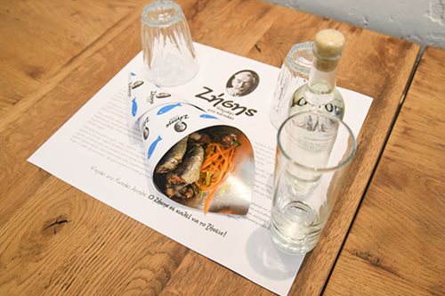 Το ψαράκι στο χωνάκι στον Ζήση στοιχίζει 3,90€ και είναι η ιδανική εναλλακτική στο σουβλάκι στο χέρι