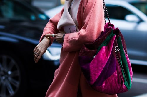 5 designer τσάντες που υπακούν στο trend της ήσυχης πολυτέλειας