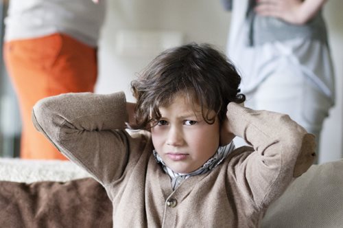 Αυτή είναι η επικίνδυνη συμπεριφορά που απομακρύνει τα παιδιά από τους γονείς τους 